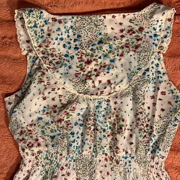Romy Floral Sleeveless Blouse Buttons, lace, elastic waistband SZ XS - Picture 7 of 8